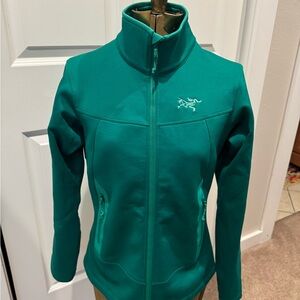 Arc'teryx Women's Kelly Green Arenite Jacket Zip-Up with Fleece Inside. Small.